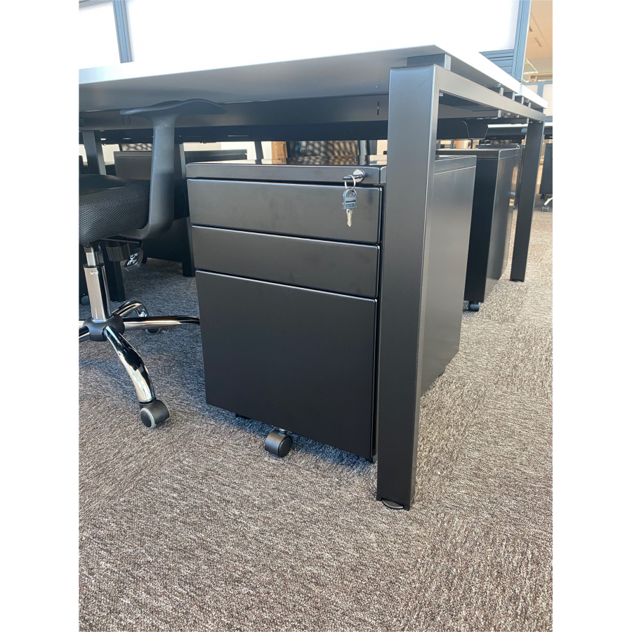 Adapt 1600mm Deep Double Extension Bench Desk